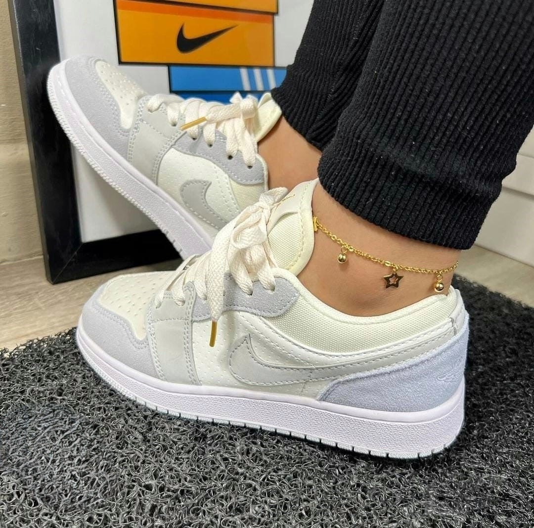 Nike Air Jordan Low 1 Blanco Gris Dama.